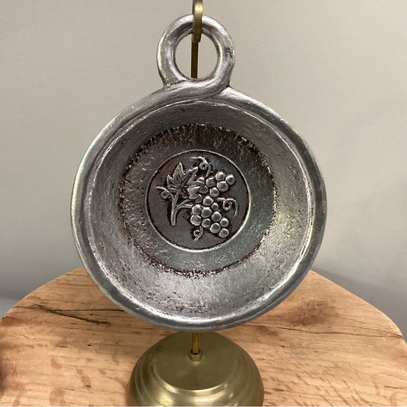 Aluminum or Pewter Crafted - Grapes Themed - Nice Deep Tray / Wall Decor - Picture 2 of 8